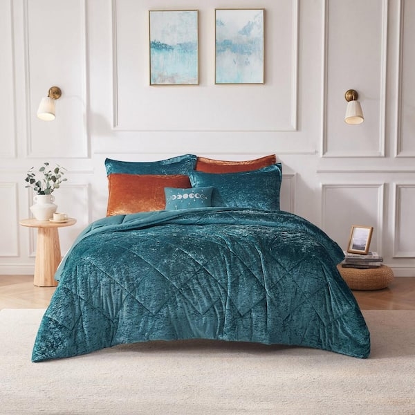 Duvet Cover Set: Teal Velvet, Quilted Shams, Embroidered Accents.