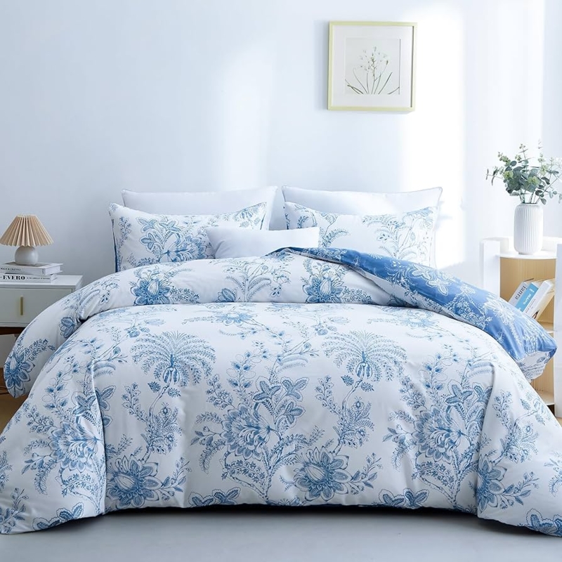 Floral Botanical Duvet Cover Set with Sketched Print for Cottage Style.