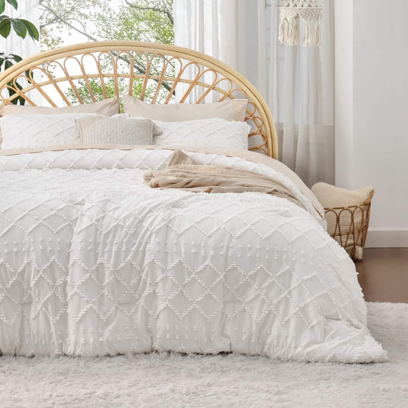 Geometric Tufted Bedding Styling for Minimalist White Bedroom