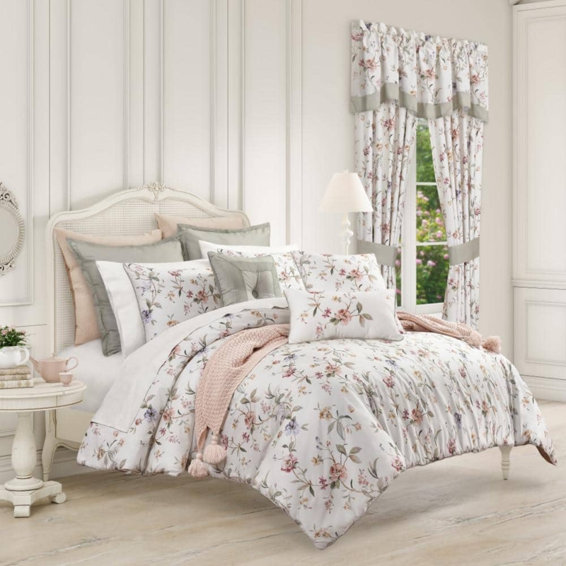 Ivory Comforter Set, Quilted Scroll Pattern for Traditional Bedrooms