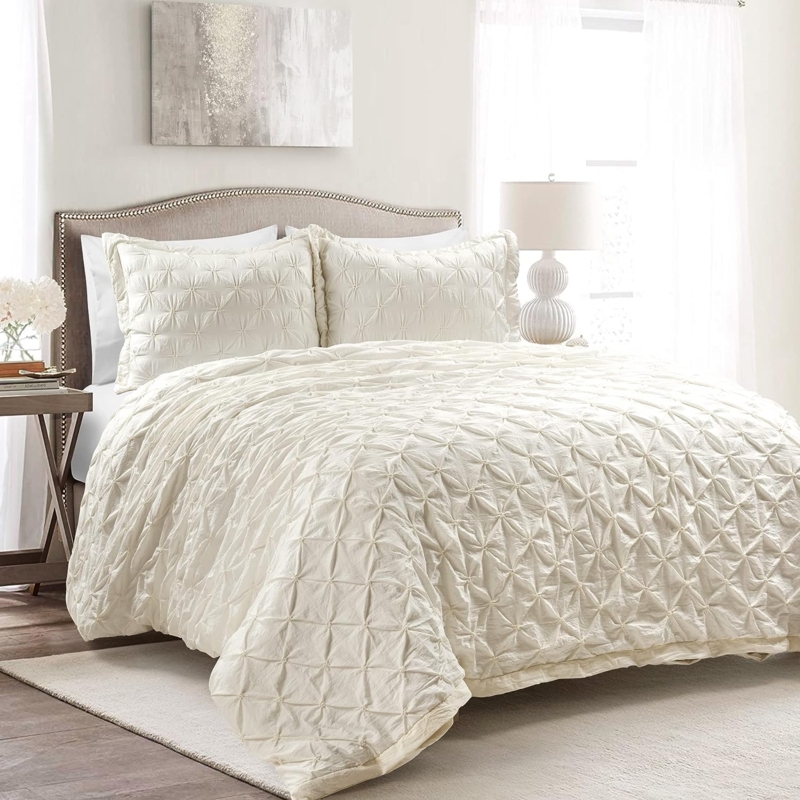 King Bedding Set in Ivory with Oversized Diamond Pintuck Pleating
