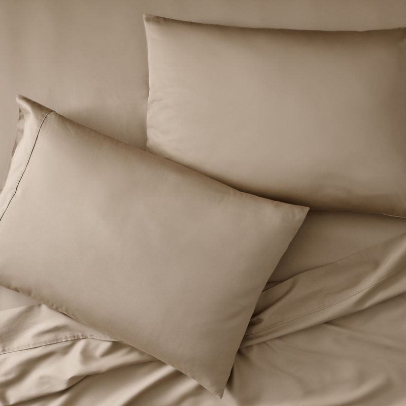Luxurious Cotton Sateen Pillowcase Detail with Hemmed Edge