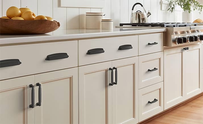 Matte Black Hardware on Cream Shaker Kitchen Cabinets (63 characters)