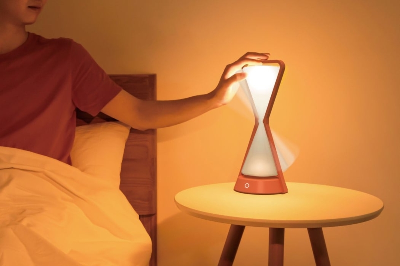 Minimalist Hourglass Table Lamp with Ambient Glow & Flowing Sand Feature