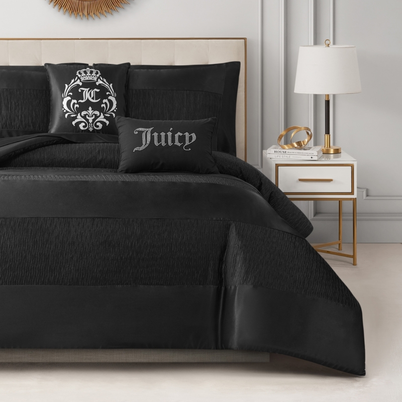 Modern Glam Bedding Set featuring Monochrome Horizontal Stripes