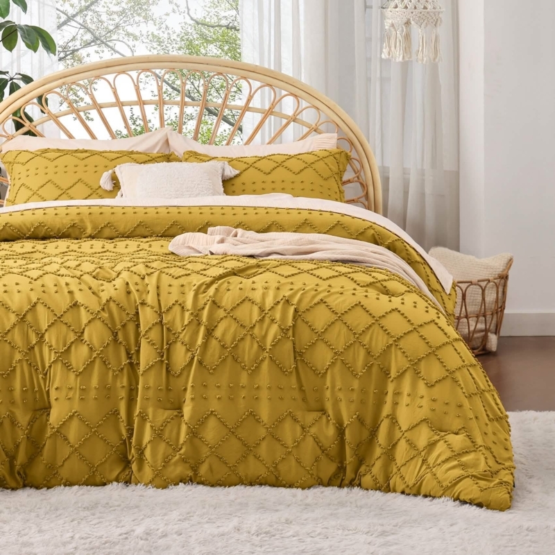 Mustard Yellow Tufted Bedding Set with Diamond Embroidery