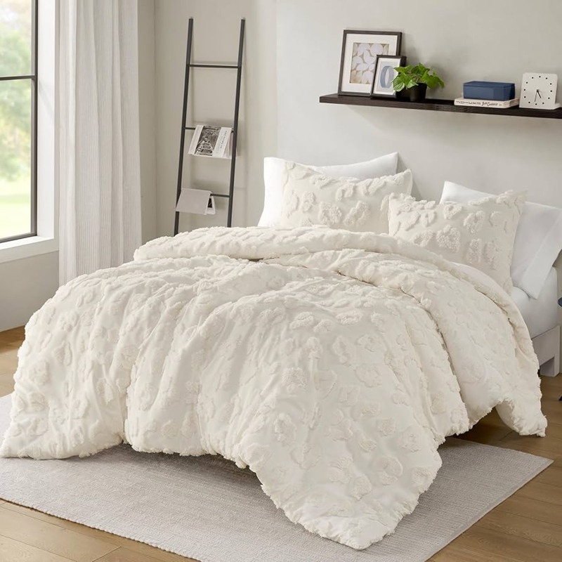 Off-White Duvet Cover Set with Tufted Chenille Animal Print