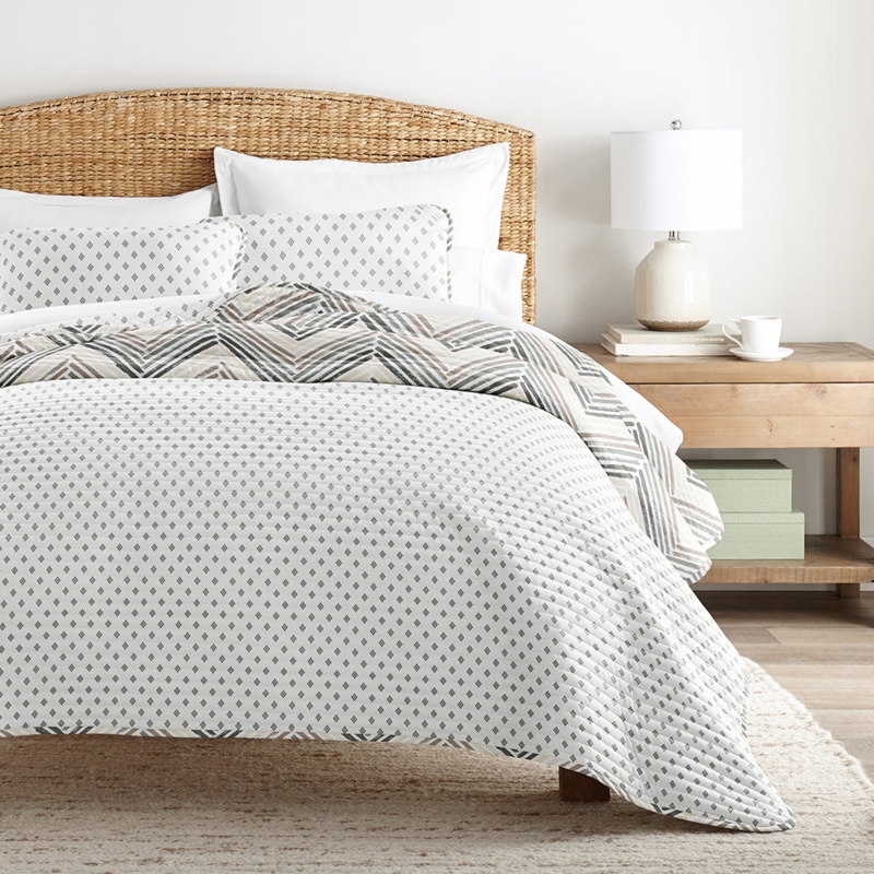 Quilt Set Light Gray Reversible Diamond and Chevron Stitching