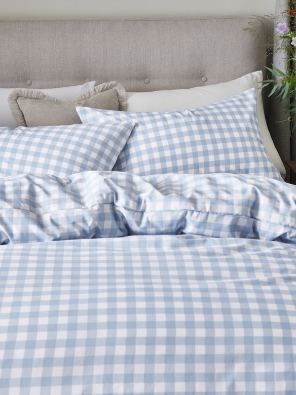 Reversible Gingham Duvet Cover, Woven Rattan Headboard, Cottage Style.