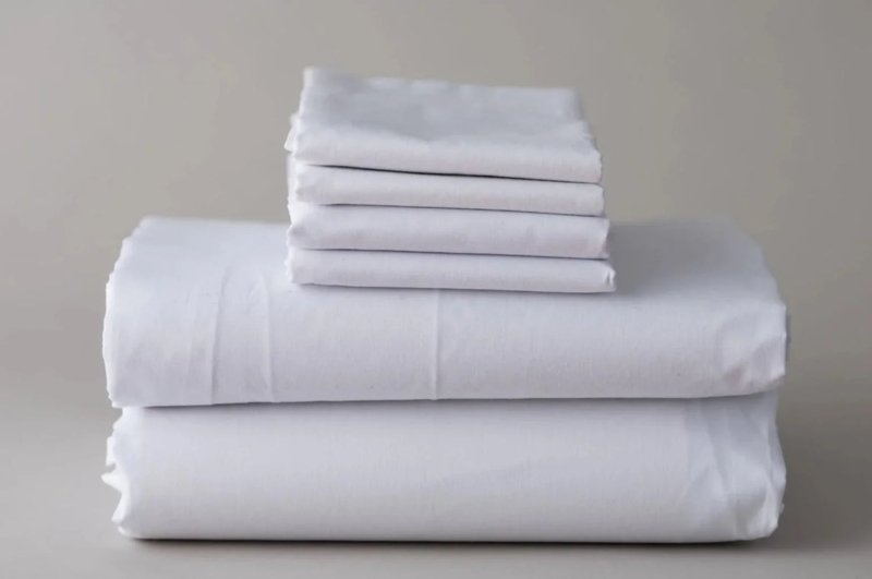 Sheet Set Clean Classic Linens with Matte Finish and Hemmed Border