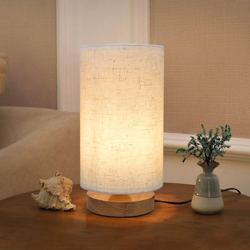 Small Table Lamp with Pull Chain Switch, Minimalist Bedside Lighting.