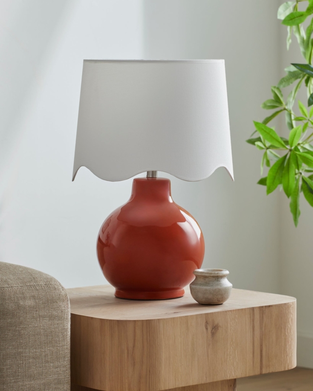 Table Lamp Cottage Style Scalloped Shade Round Droplet Base
