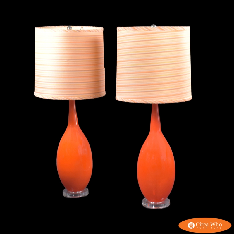 Table Lamp Pair: Retro Style Body on Clear Lucite Block Bases