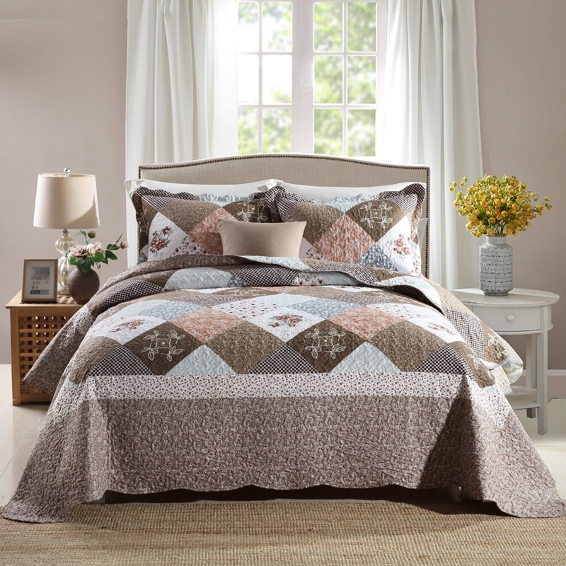 Traditional Quilt Set: Navy Lodge Pattern with Quilted Texture