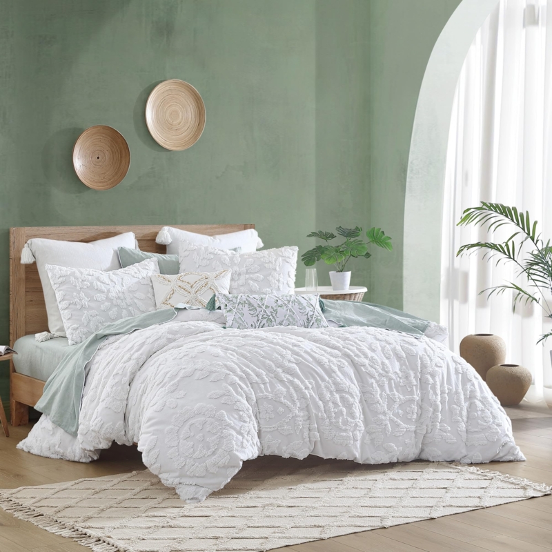White Duvet Cover Set with Chenille Laurel Leaf Pattern