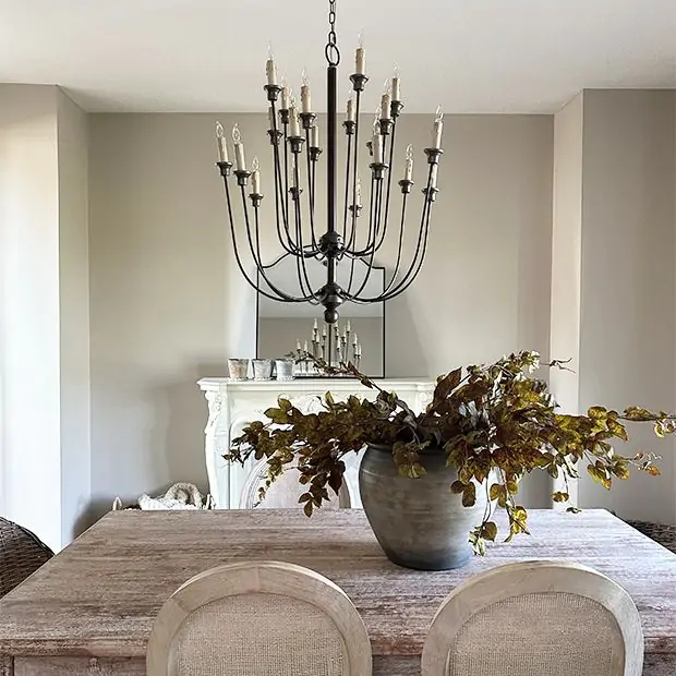 Rustic Farmhouse Dining Chandelier, Sixteen-Light Capacity