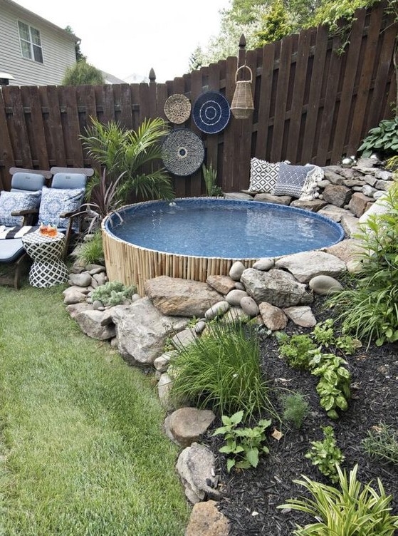 128 Dreamy Small Backyard Pool Ideas - Shelterness