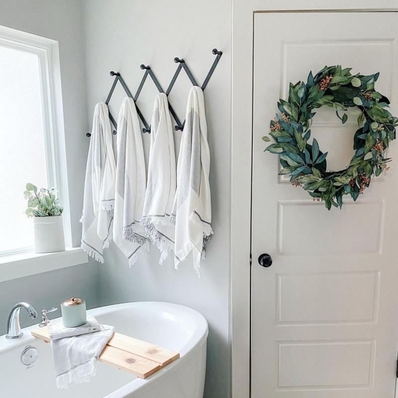 Accordion Towel Rack Matte Black Fringed Linens Spa Bathroom