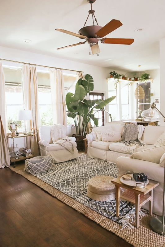 Airy Bohemian Living Room Styling With Layered Area Rugs