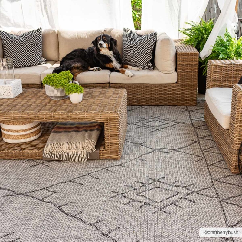 Area Rug Diamond Trellis Pattern, Grey and Cream Patio Rug Ideas