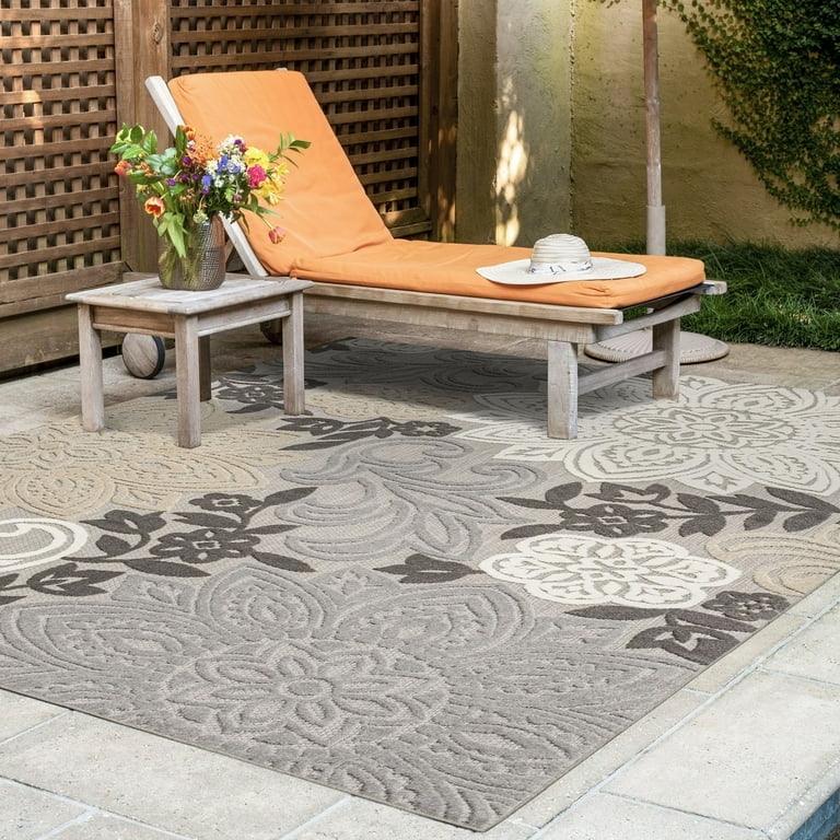 Area Rug: Large Scale Botanical Motif in Gray and Beige Palette