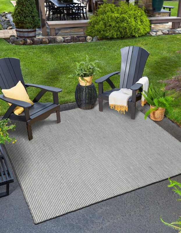 Area Rug: Large Scale Star Pattern, Silver Gray Patio Runner