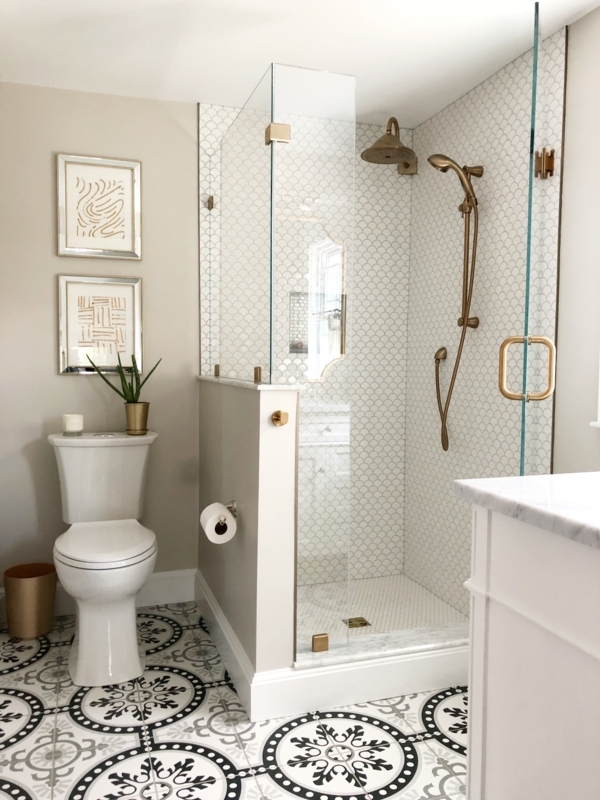 Bathroom with Scallop Wall Tile and Gold Shower Hardware