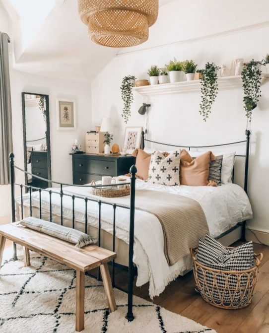 Black Metal Spindle Bed with Trailing Plant Shelf