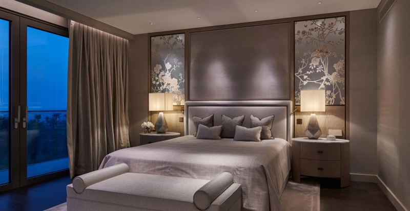 Chinoiserie Wall Panels Symmetrical Bedside Styling Faceted Lamps