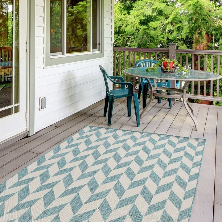 Coastal Style Garden Area Rug Flatweave Chevron Pattern.