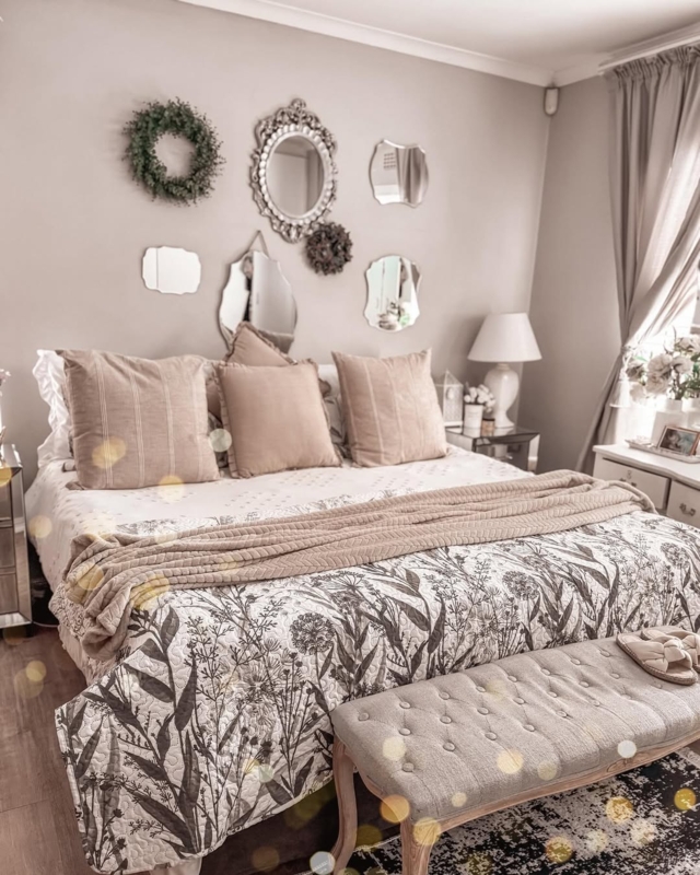 Cottage Bedroom, Botanical Quilt, Antique Mirror Gallery, Tufted Bench