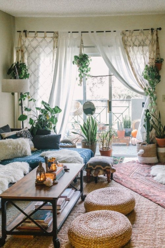 Cozy Bohemian Living Room Ideas With Woven Poufs And Plants