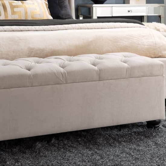Cream Tufted Storage Bench with Traditional Turned Feet