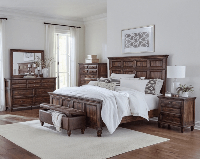 Dark Wood Tufted Storage Bench in Traditional Bedroom