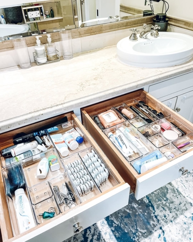 Drawer Organizer system for categorized hygiene storage. SEO: clear acrylic drawer inserts.