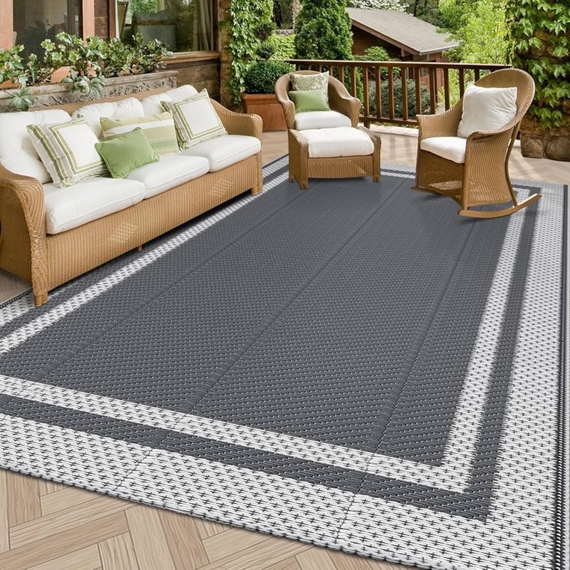 Gray Outdoor Rug Quatrefoil Pattern Woven Synthetic Weather-Resistant