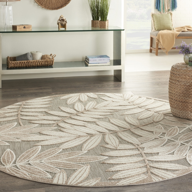 Indoor or outdoor 7-8-ft round or square Rugs at