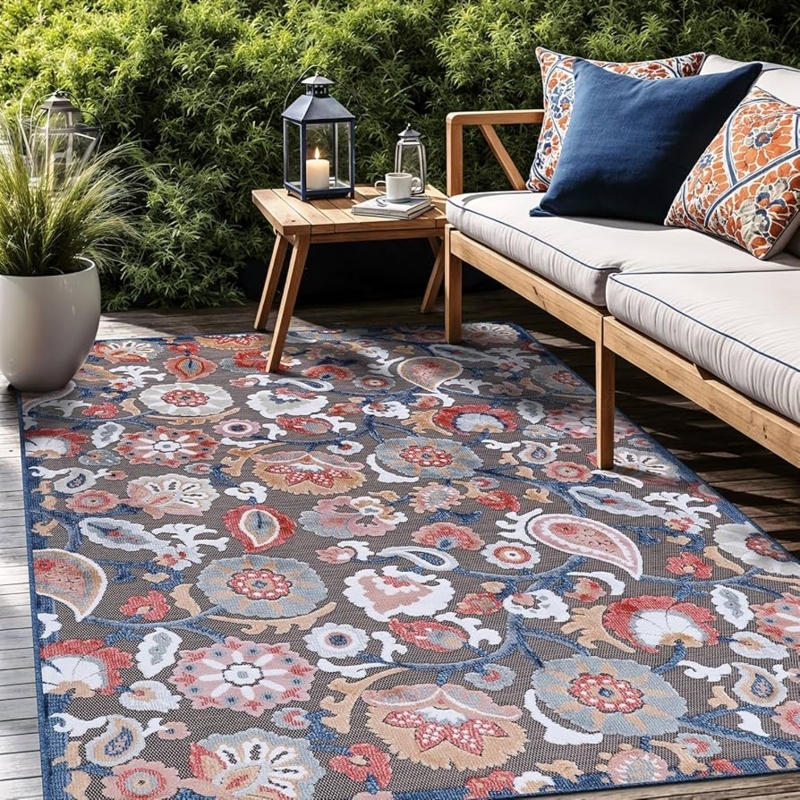 Indoor Outdoor Area Rug: High-Contrast Neutrals, Floral, Washable.