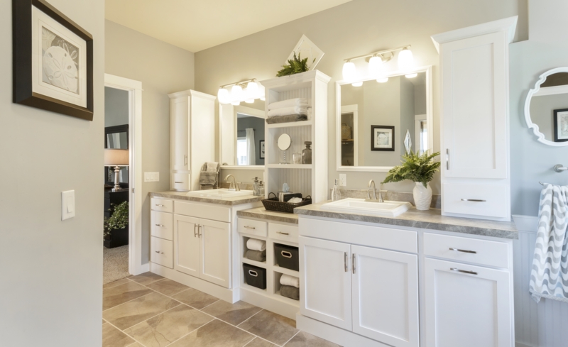 Large White Double Vanity with Central Storage Hutch