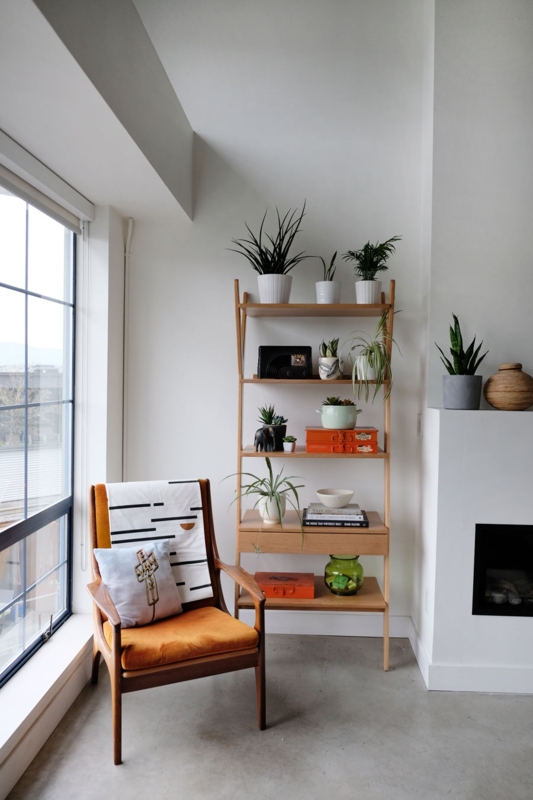 Leaning Bookcase with Natural Finish for Mid-Century Modern Style