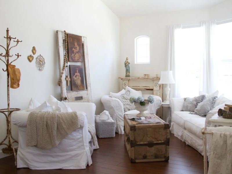 Living Room with Vintage Trunk Table & Whitewashed Mantel Decor