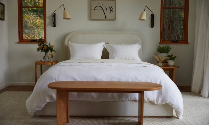 Minimalist Wood Bedroom Bench with Oval Top Surface