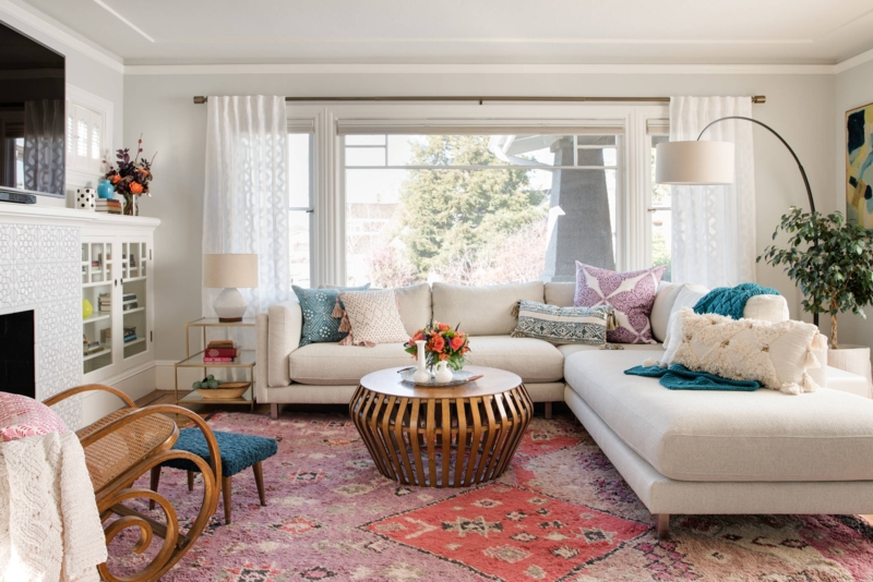 Modern Bohemian Living Room Styling With Pink Patterned Rug