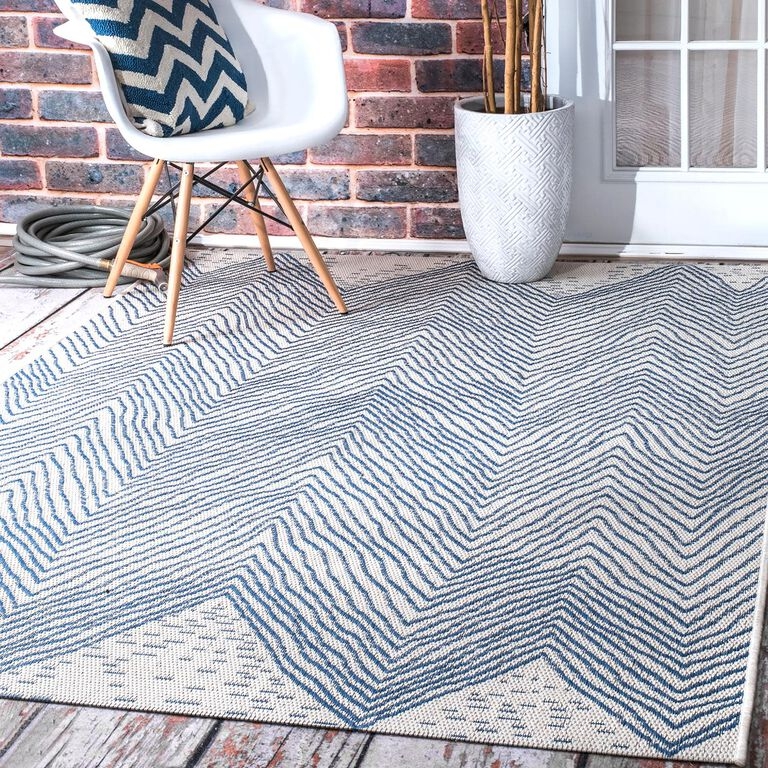 Modern Geometric Chevron Area Rug Flatweave Entryway.