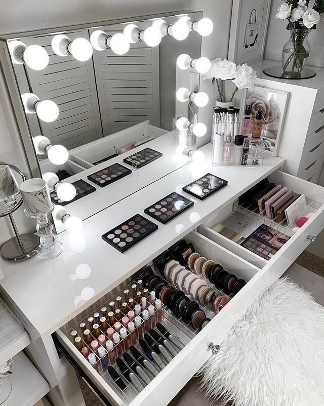 Modern Glossy White Vanity Set with Acrylic Drawer Organizers
