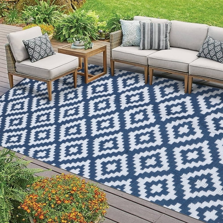Modern Outdoor Rug Reversible Geometric Diamond Pattern
