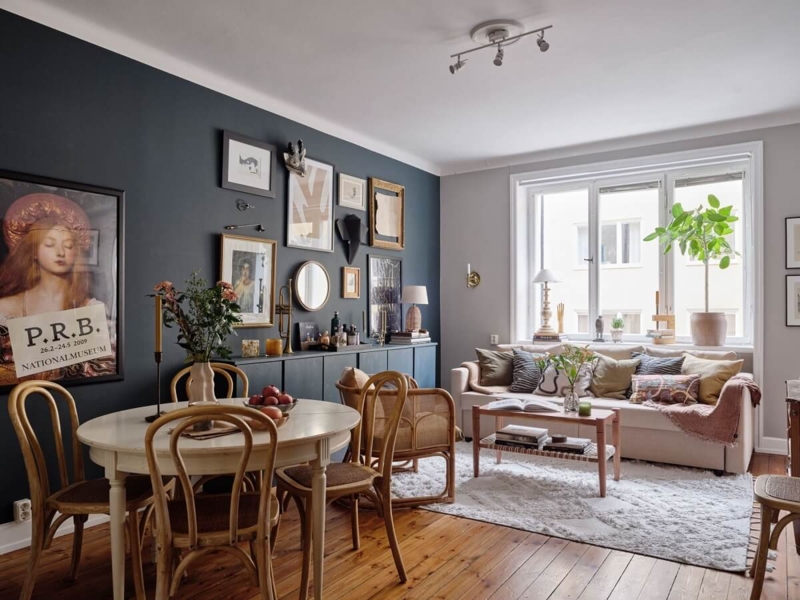 Navy Blue Accent Wall Ideas: Eclectic Gallery Wall Layout & Scandi Style