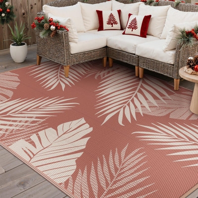 Outdoor Area Rug: Round Shape, Red Floral Pattern. Red Floral Round Outdoor Rug.