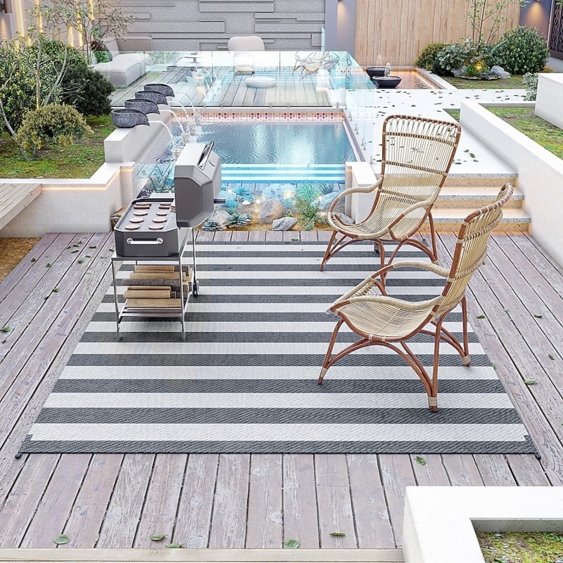 Outdoor Rug Bold Striped Pattern Reversible Woven Porch Mat Waterproof