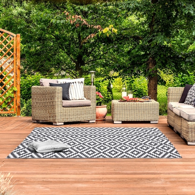 Outdoor Rug Interlocking Geometric Pattern Gray Flatweave Deck